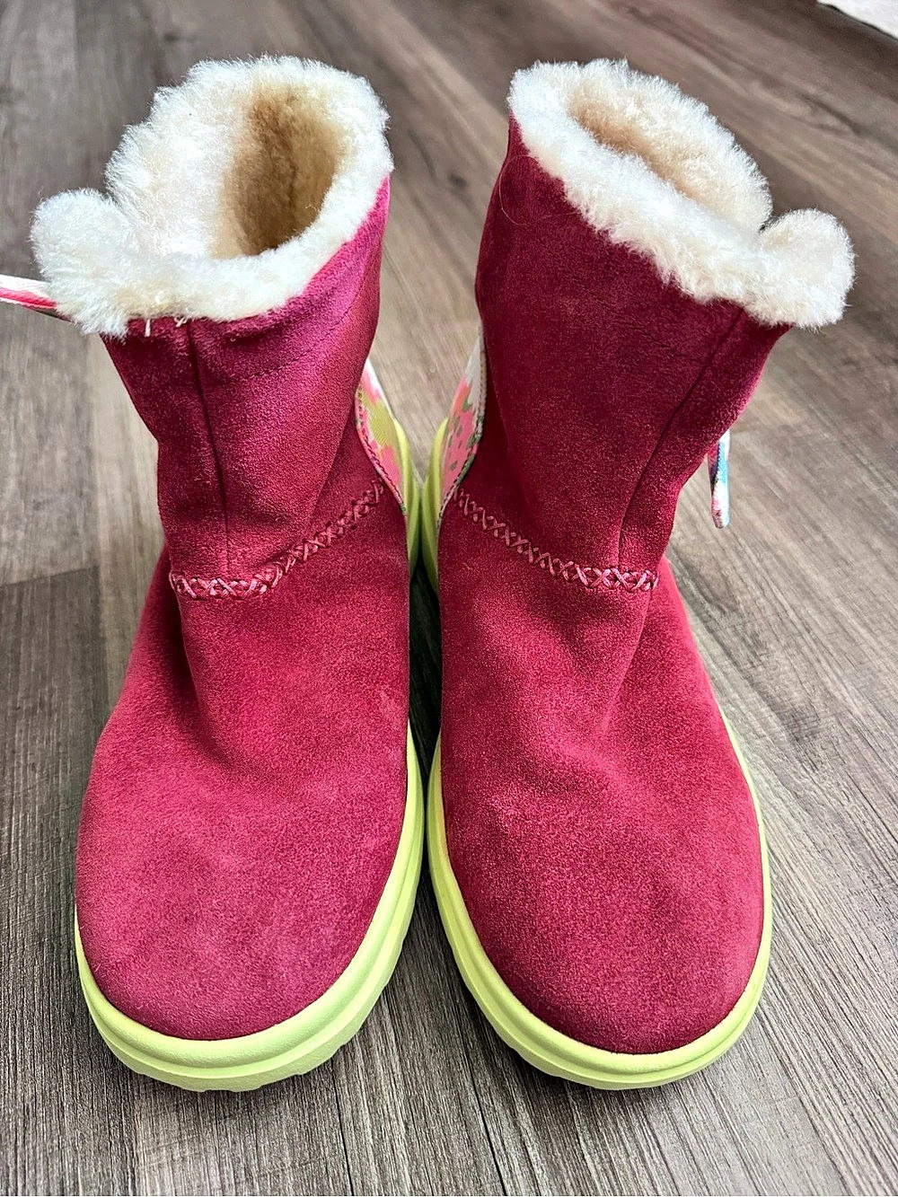 UGG Classic Short II Bow Mini Bow Boots Pink Green US 8 - Picture 2 of 7